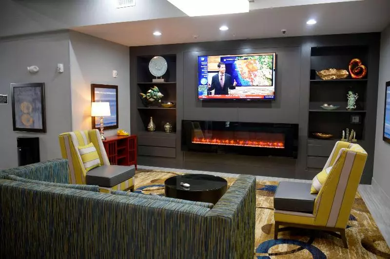 ホテル Del Mar Airport Inn & Suites