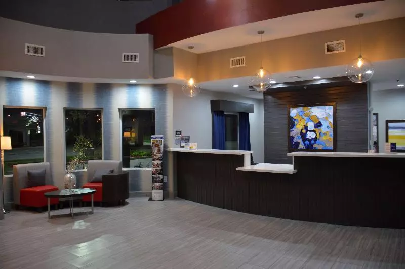 ホテル Del Mar Airport Inn & Suites