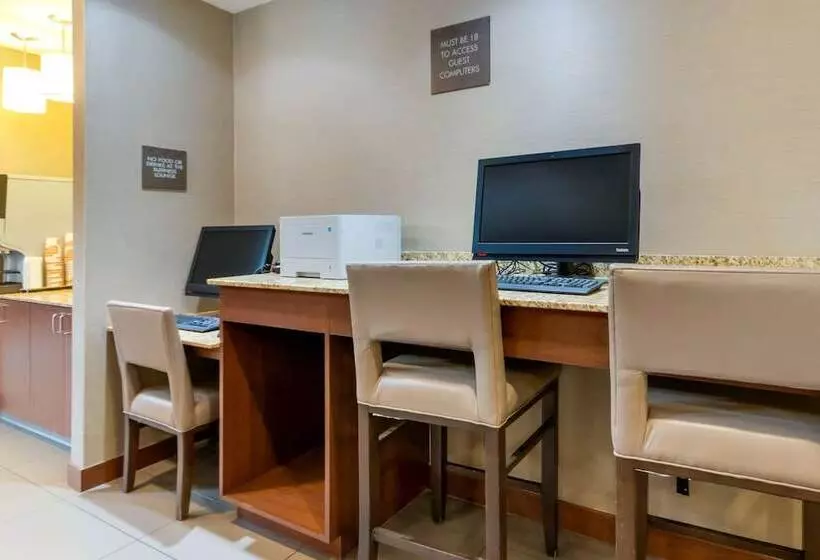 ホテル Comfort Suites Billings