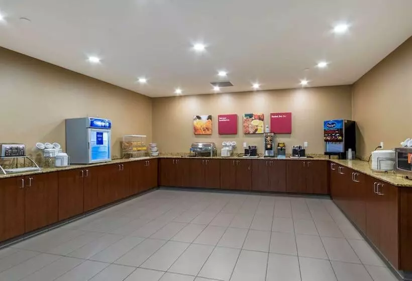 ホテル Comfort Suites Billings