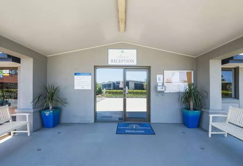 هتل Yamba Waters Holiday Park