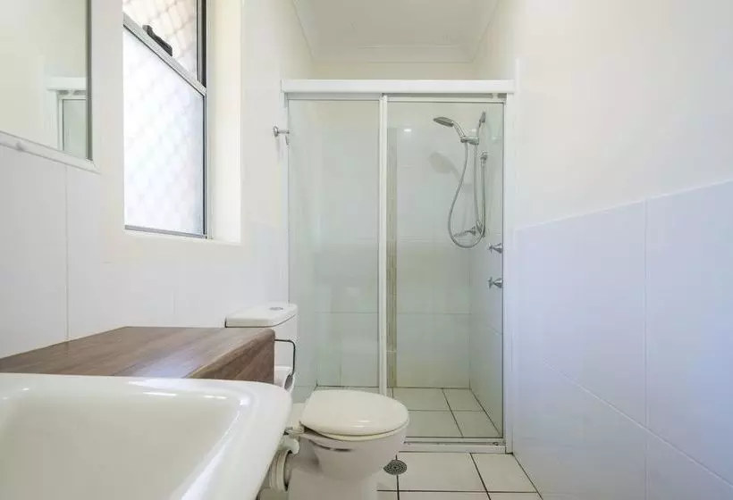هتل Yamba Waters Holiday Park