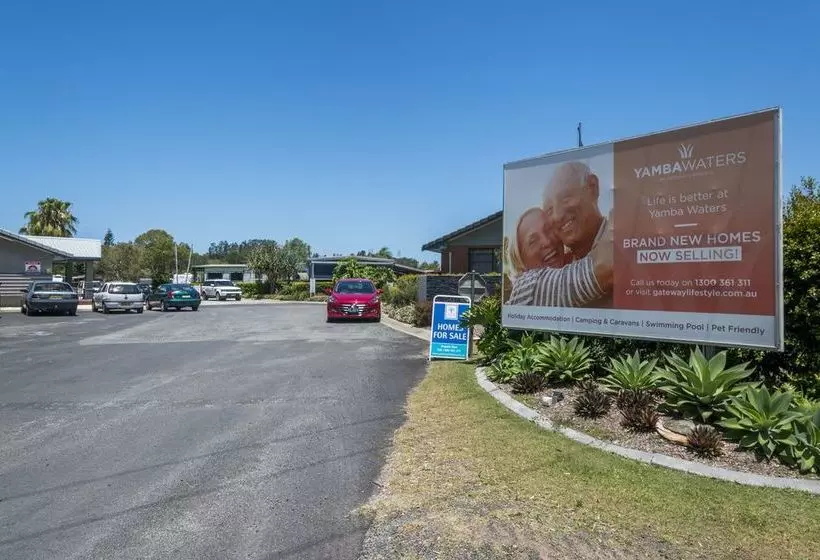 هتل Yamba Waters Holiday Park