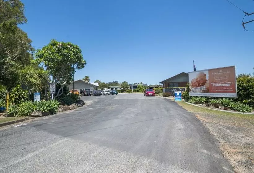 هتل Yamba Waters Holiday Park