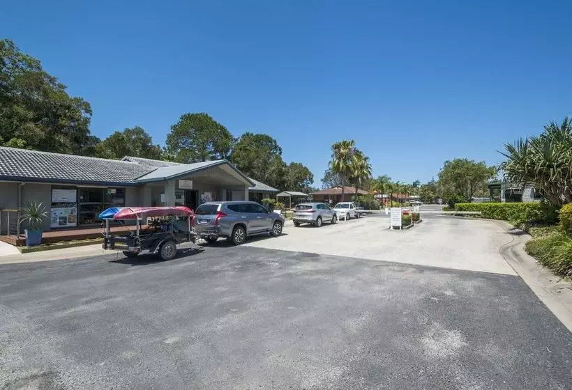 هتل Yamba Waters Holiday Park