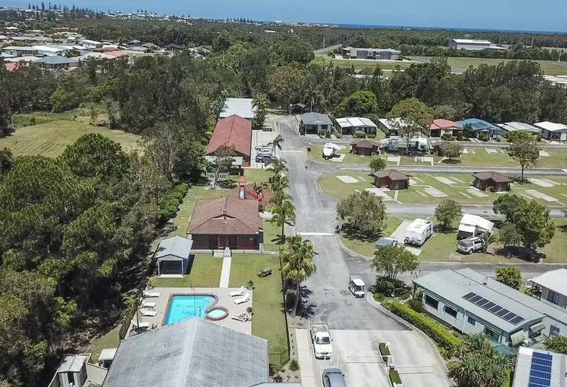 هتل Yamba Waters Holiday Park