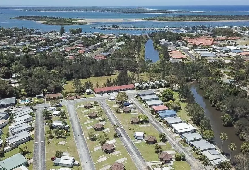 هتل Yamba Waters Holiday Park