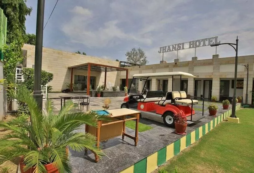 ホテル Jhansi
