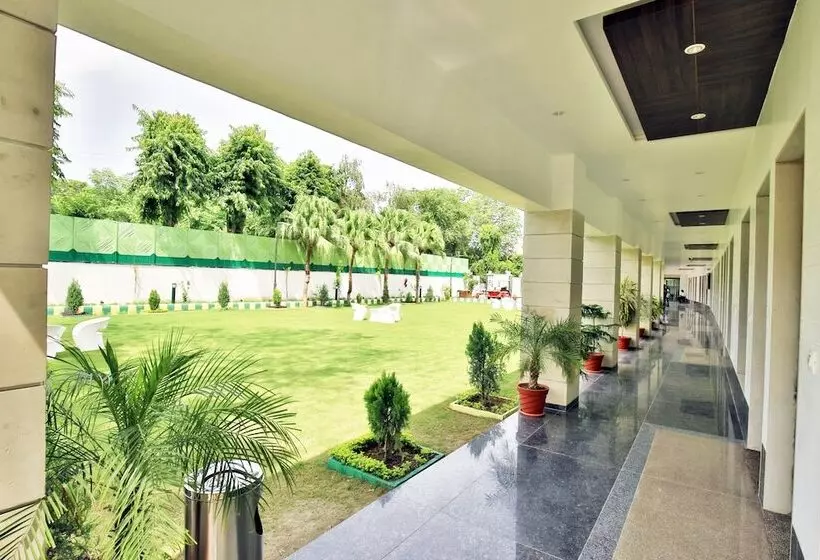 ホテル Jhansi