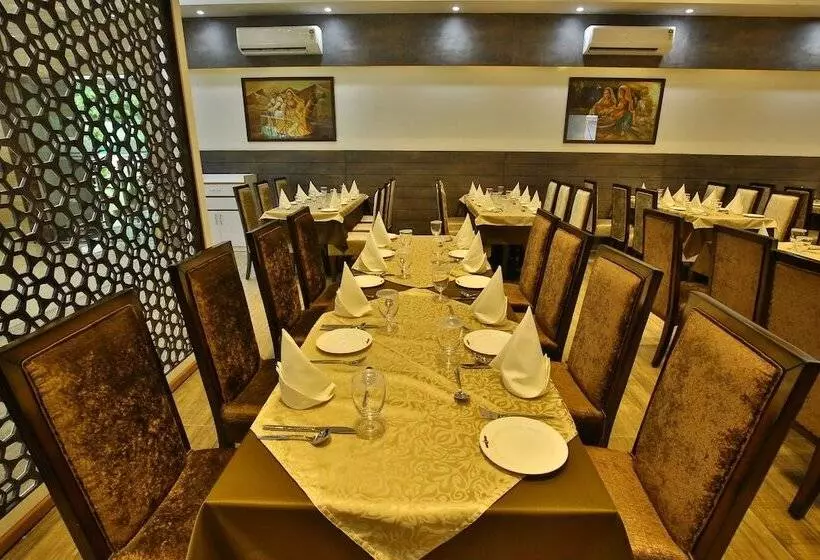 ホテル Jhansi