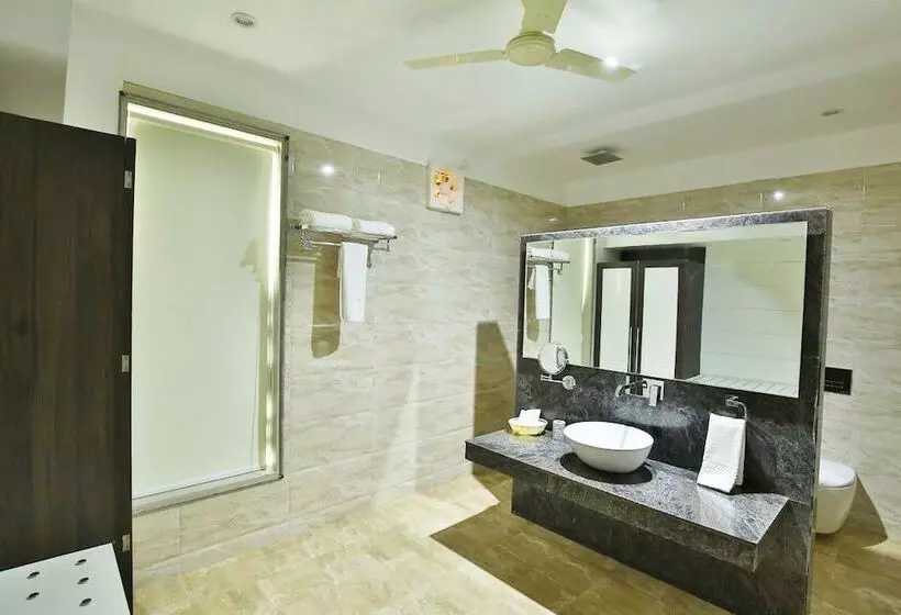 ホテル Jhansi