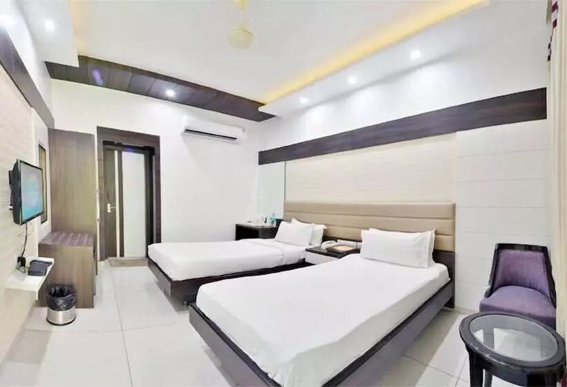 ホテル Jhansi