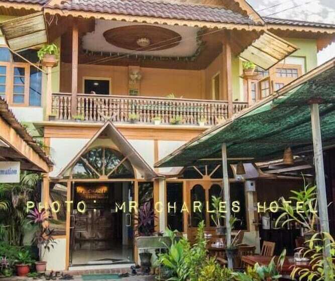 هتل Mr Charles Guest House