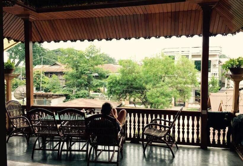 هتل Mr Charles Guest House