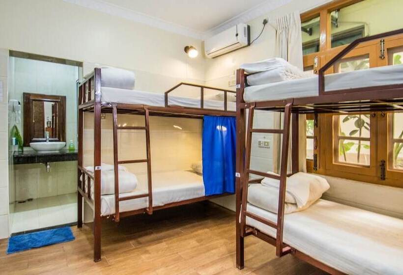 هتل Mr Charles Guest House