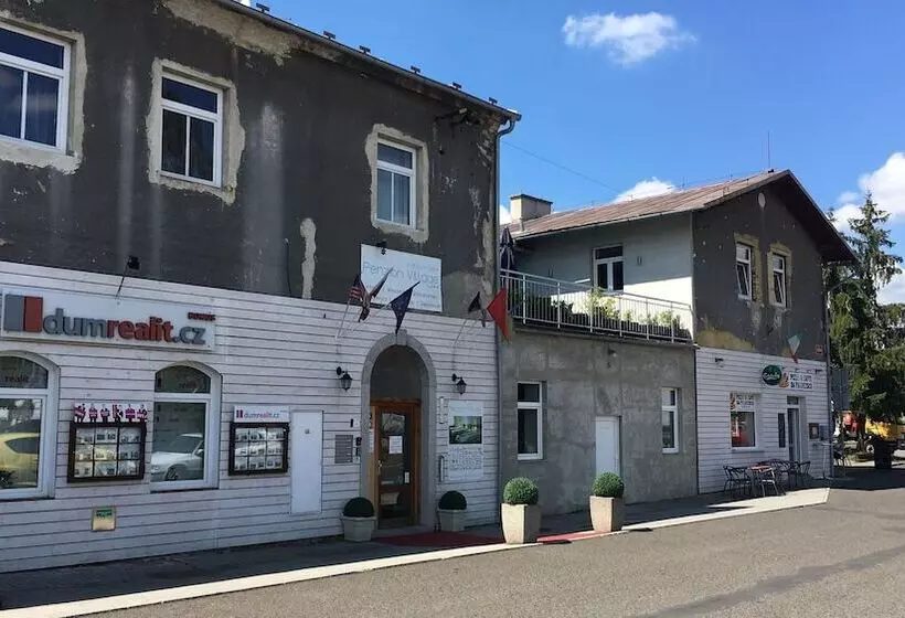 هتل Pension Village