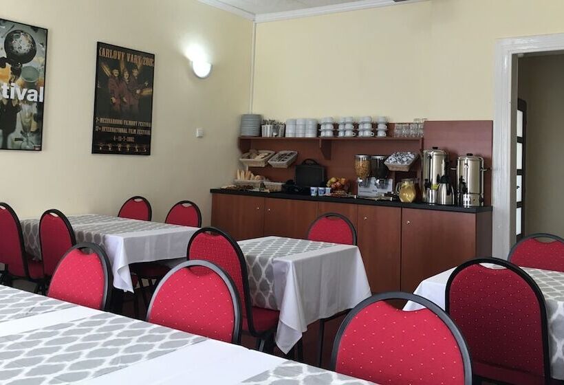 فندق Pension Village