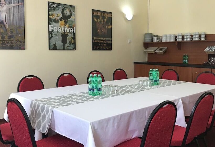 فندق Pension Village