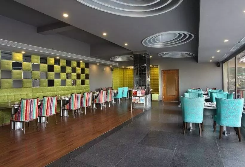 ホテル Rs Sarovar Portico