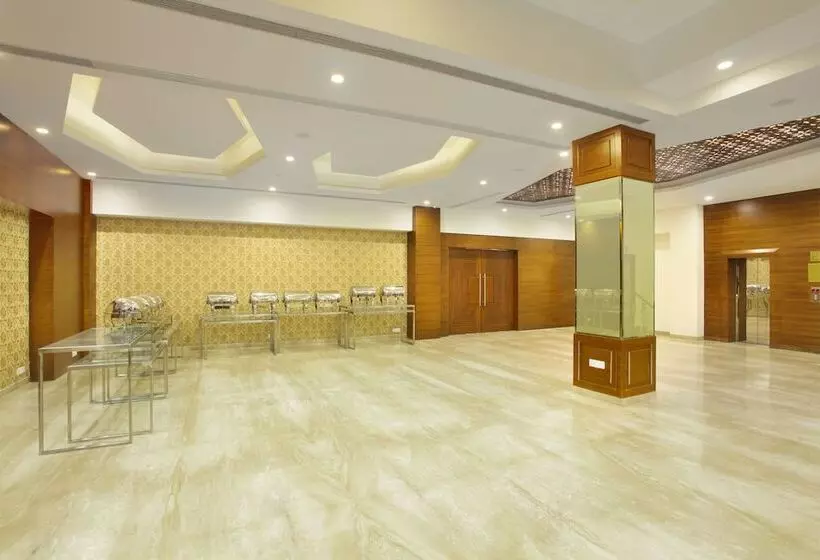 ホテル Rs Sarovar Portico