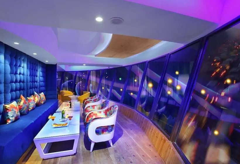 ホテル Rs Sarovar Portico