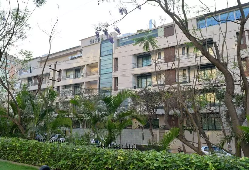ホテル Sarovar Portico Outer Ring Road