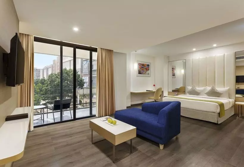 ホテル Sarovar Portico Outer Ring Road