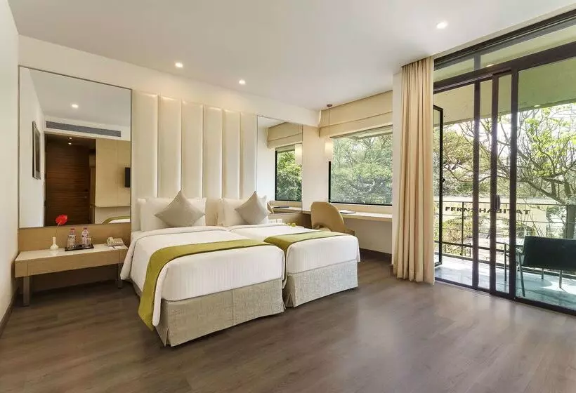 ホテル Sarovar Portico Outer Ring Road