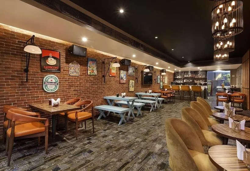 ホテル Sarovar Portico Outer Ring Road