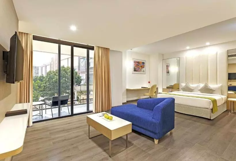 ホテル Sarovar Portico Outer Ring Road