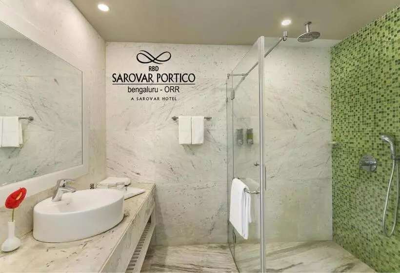 ホテル Sarovar Portico Outer Ring Road