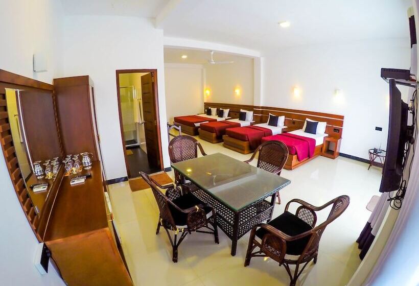 Hotel Sunrich Kandy