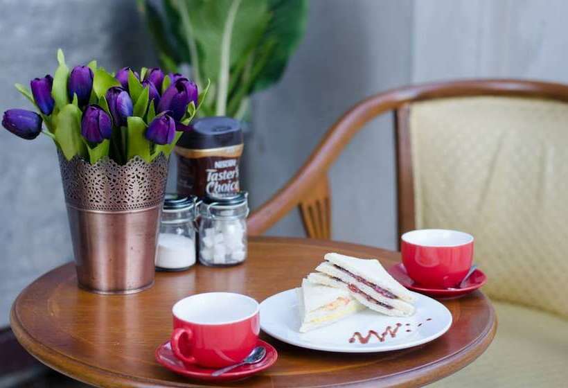 호텔 The Impress Sisaket