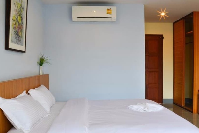 호텔 The Impress Sisaket