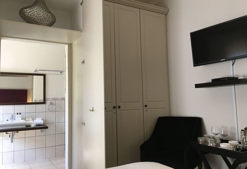 ペンション Calais Guest House