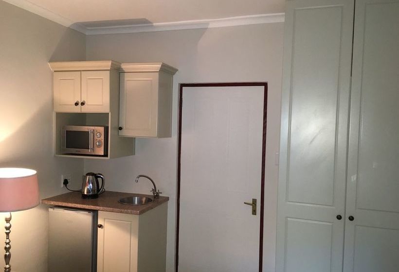 ペンション Calais Guest House