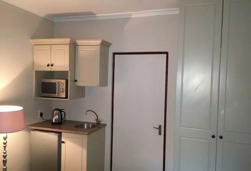 پانسیون Calais Guest House