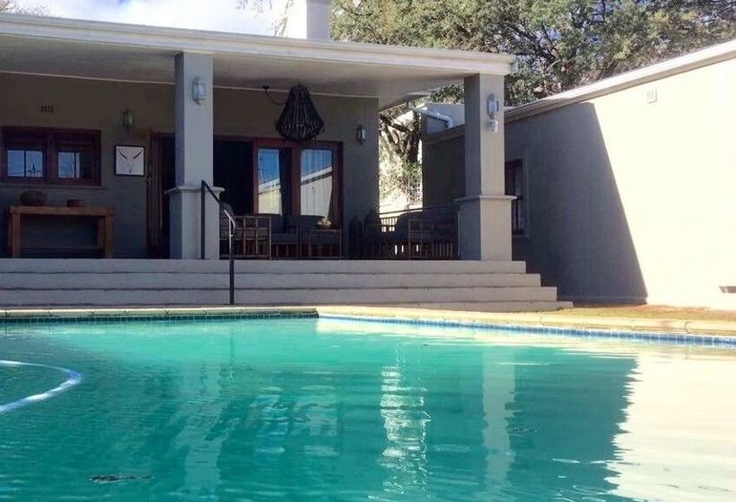 ペンション Calais Guest House