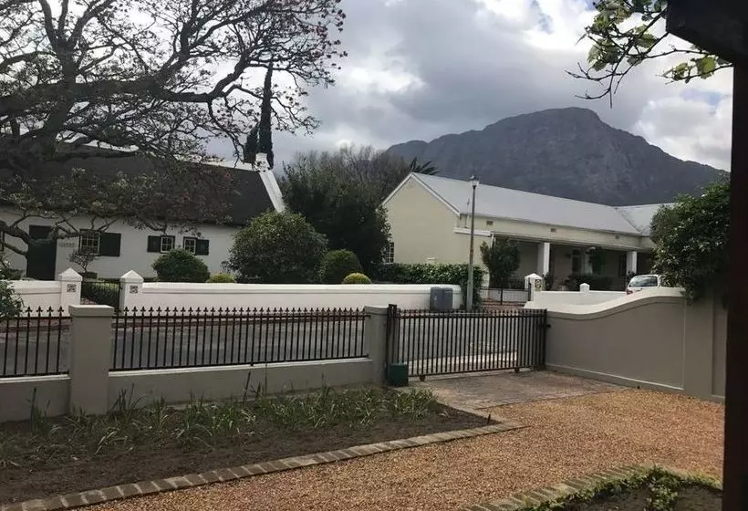 پانسیون Calais Guest House