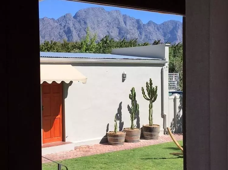 پانسیون Calais Guest House