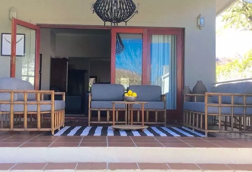 پانسیون Calais Guest House