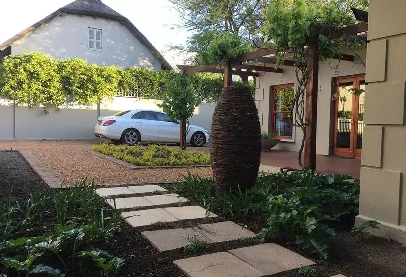 پانسیون Calais Guest House