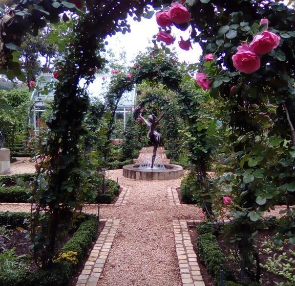 Pension Doveton House