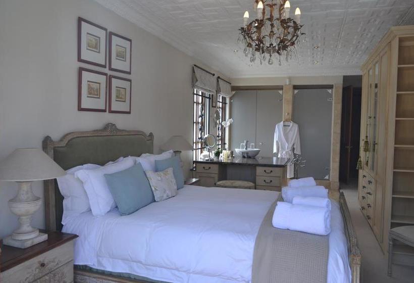 Pension Doveton House