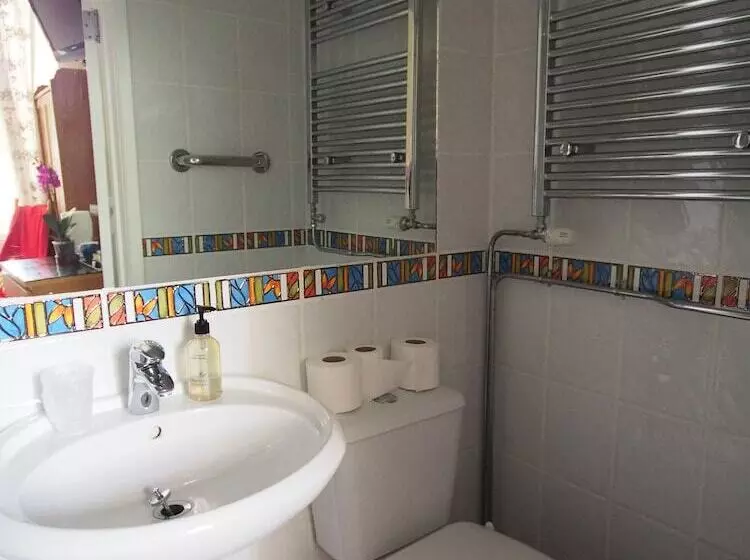 پانسیون Leonardo S Guest House
