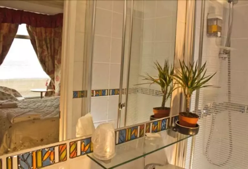 پانسیون Leonardo S Guest House