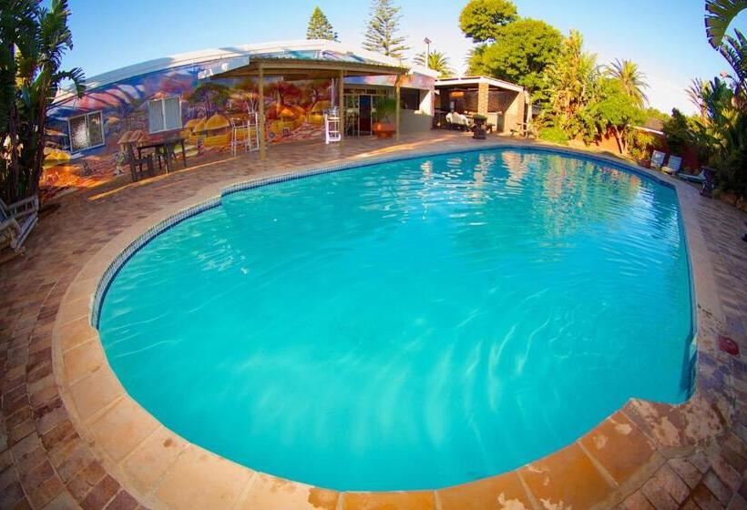 Majatalo The Russel Guest House