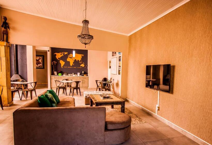 Majatalo The Russel Guest House