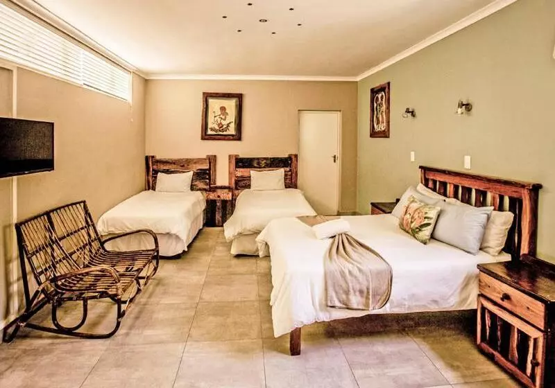 پانسیون The Russel Guest House
