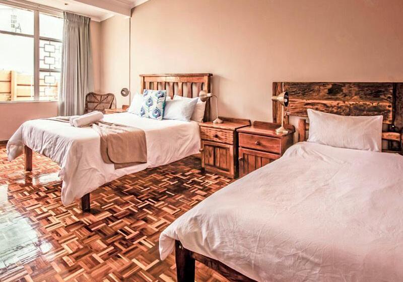 Majatalo The Russel Guest House